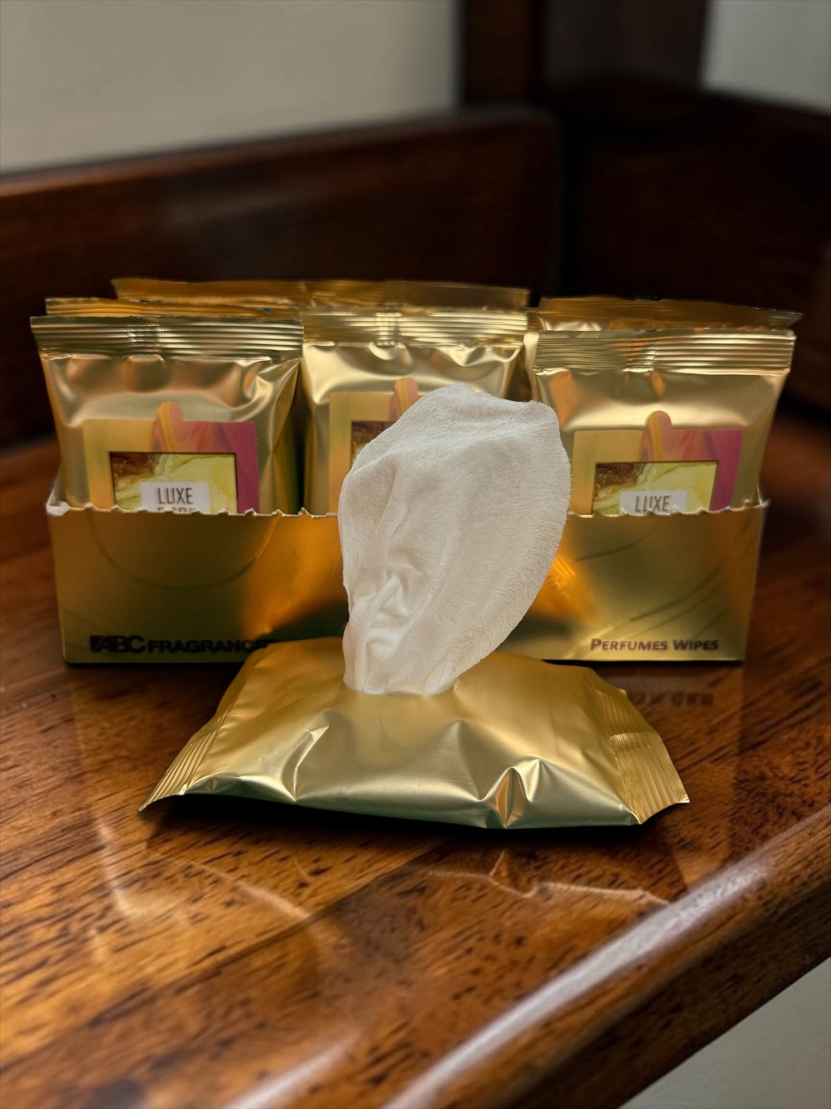 PERFUMED WIPES LUXE DORE 12 UNIDADES