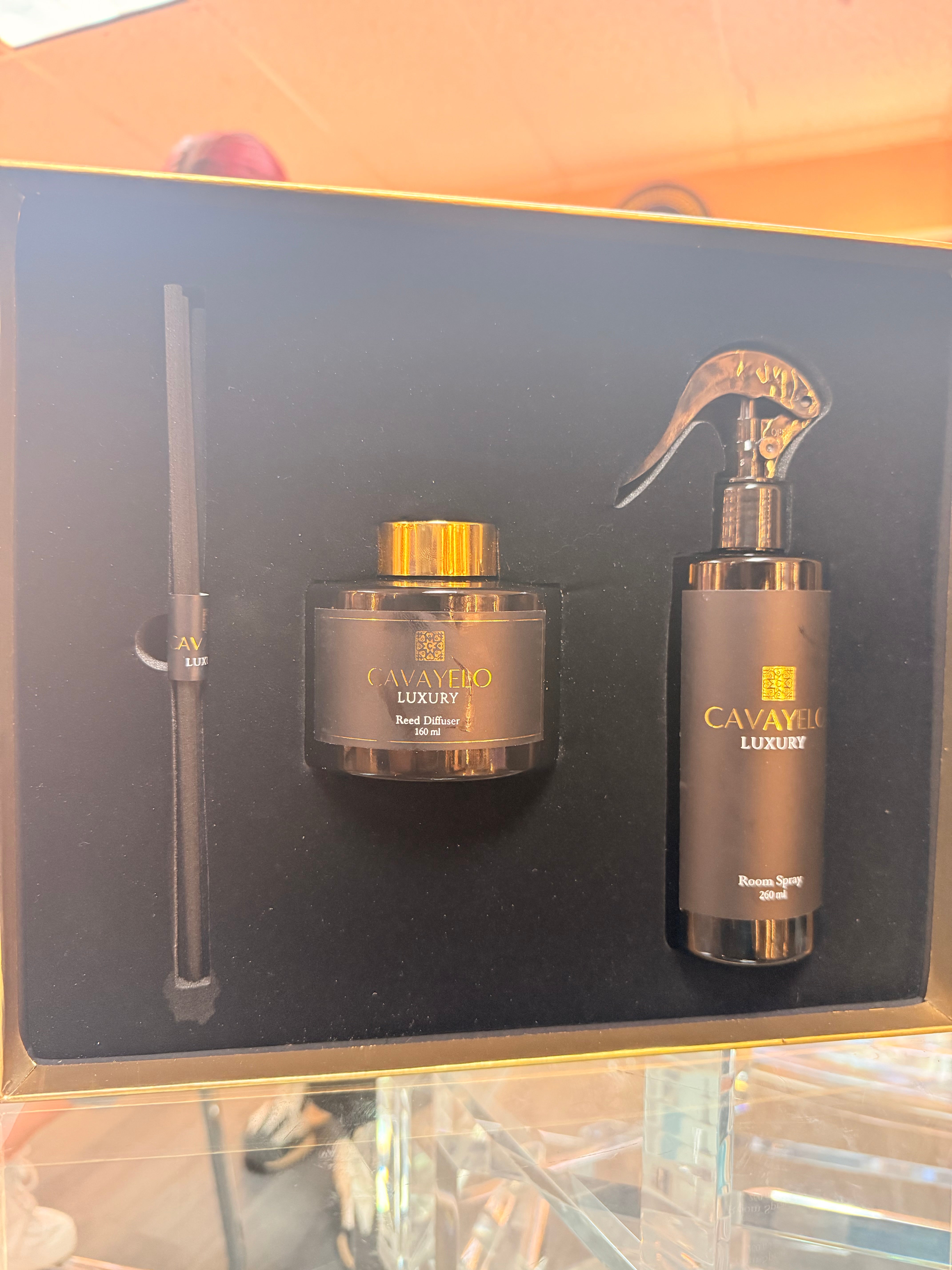 SET LUXURY DIFFUSER 160 ML & LUXURY ROOM SPRAY 260ml