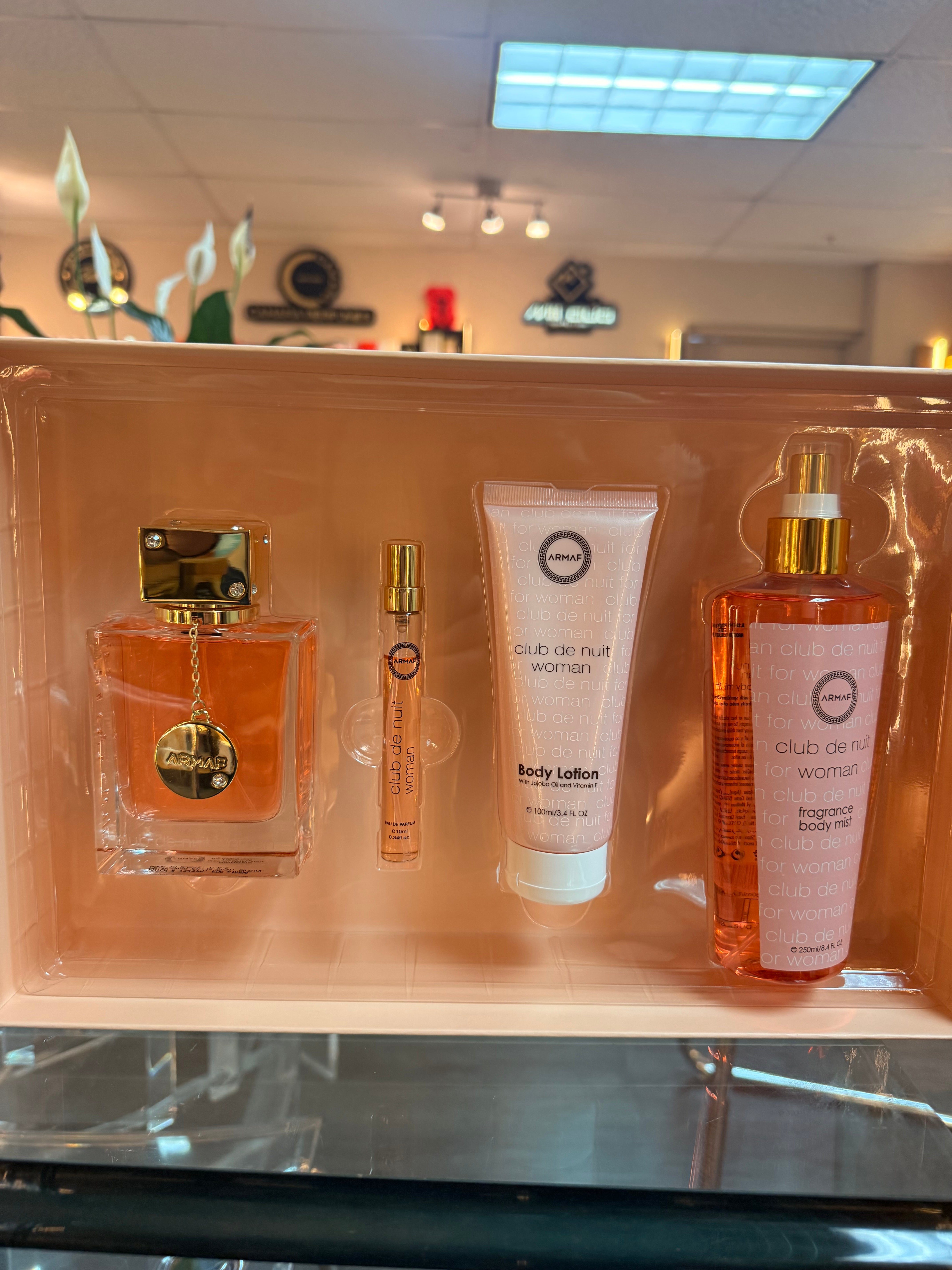 CLUB DE NUIT WOMAN GIFT SET 4 PIEZAS✔️